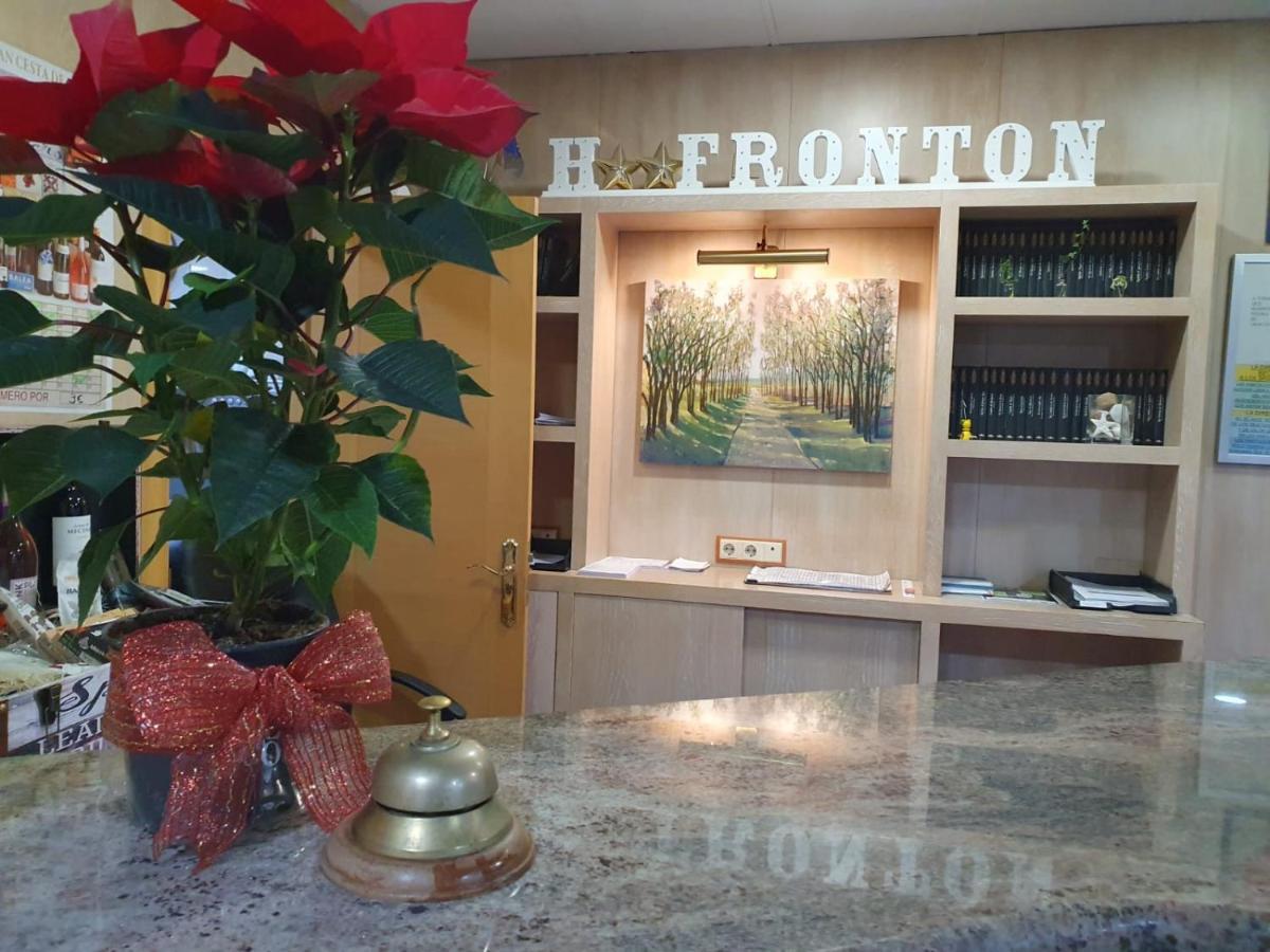 Hostal Fronton Алькобендас Экстерьер фото