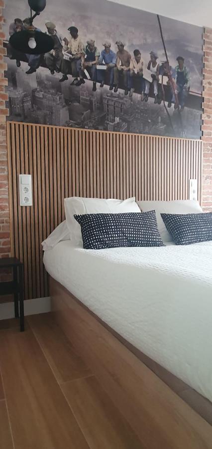 Hostal Fronton Алькобендас Экстерьер фото