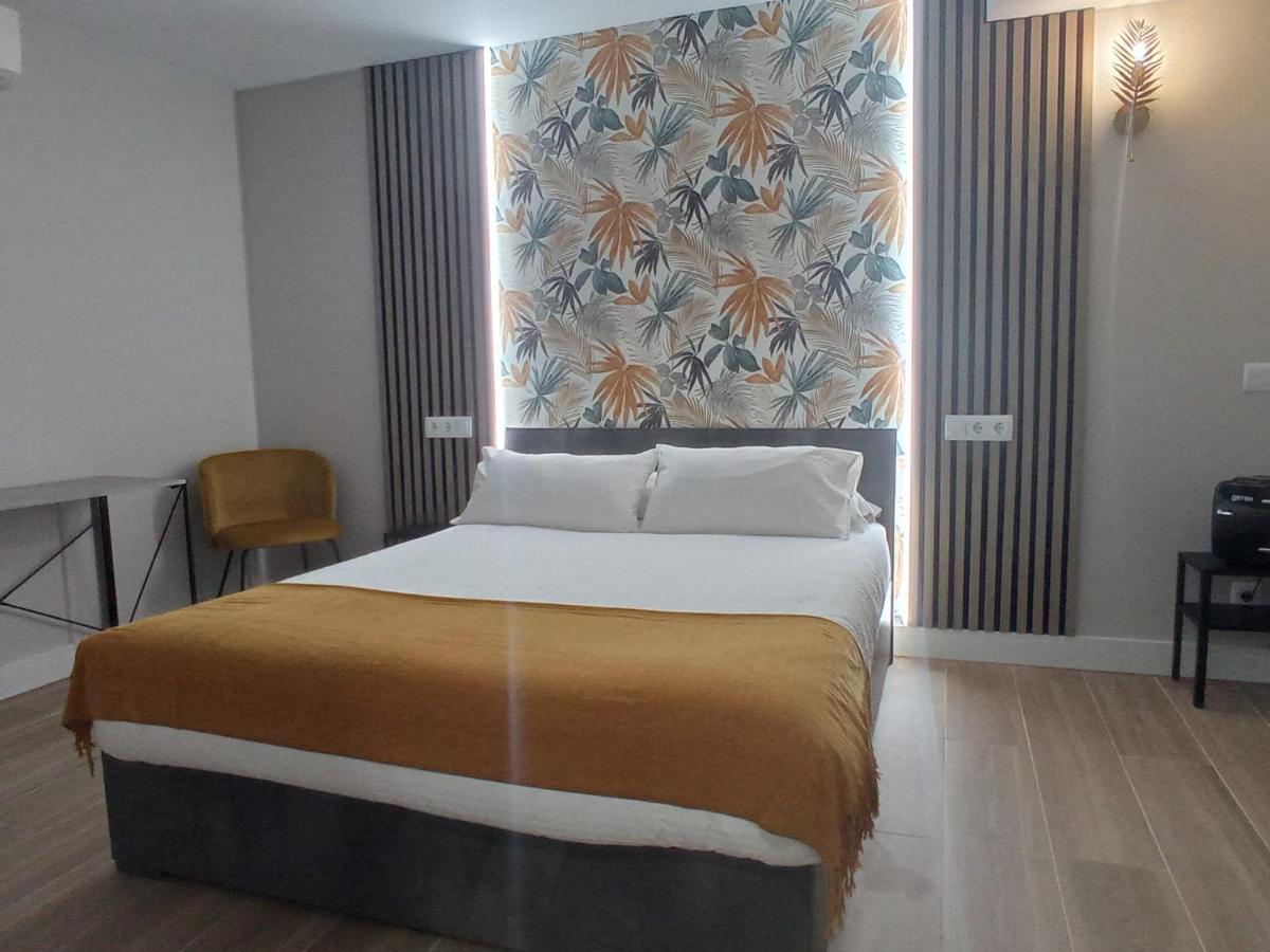 Hostal Fronton Алькобендас Экстерьер фото