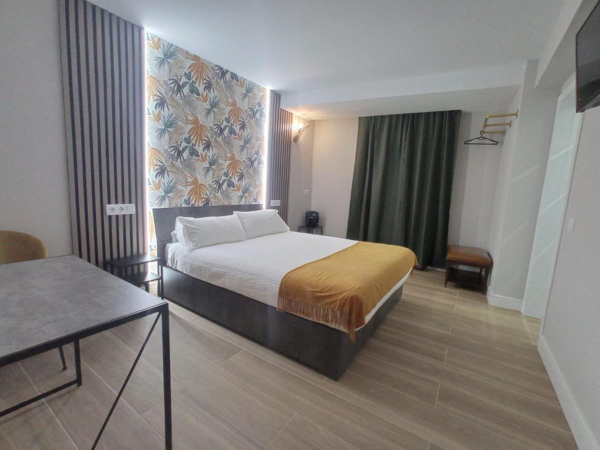 Hostal Fronton Алькобендас Экстерьер фото