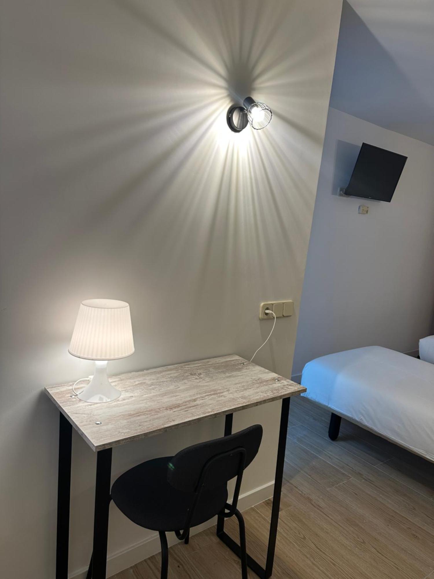 Hostal Fronton Алькобендас Экстерьер фото