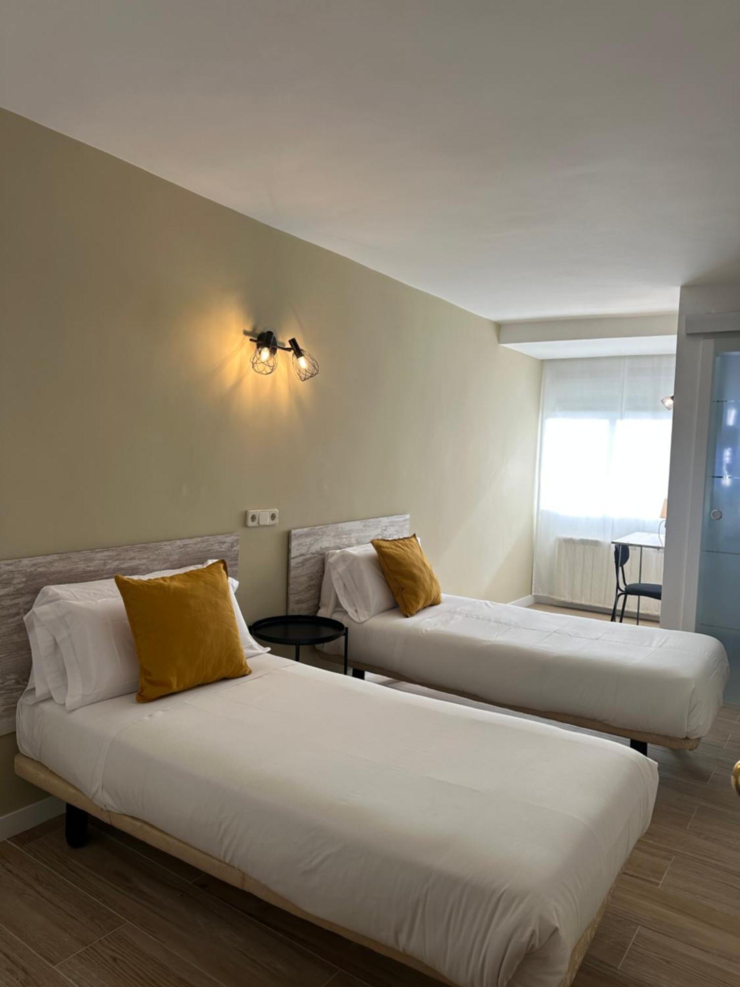 Hostal Fronton Алькобендас Экстерьер фото