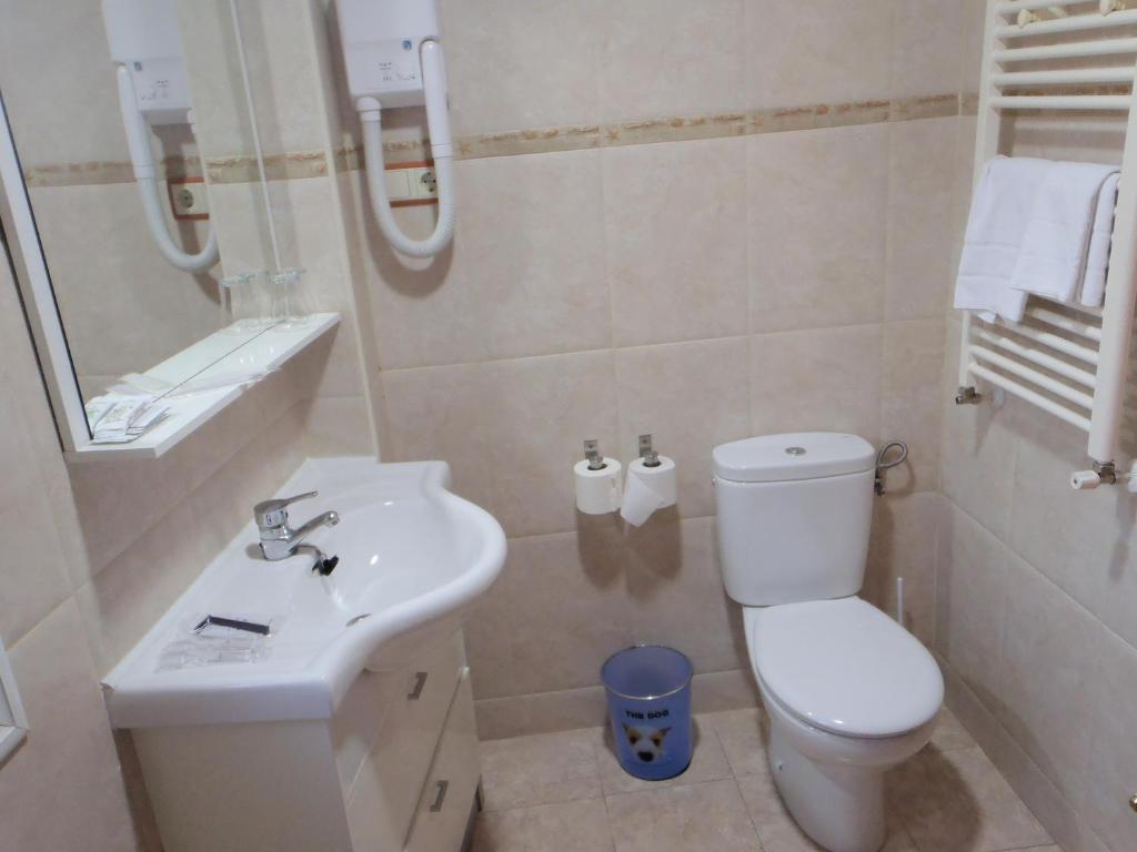 Hostal Fronton Алькобендас Экстерьер фото